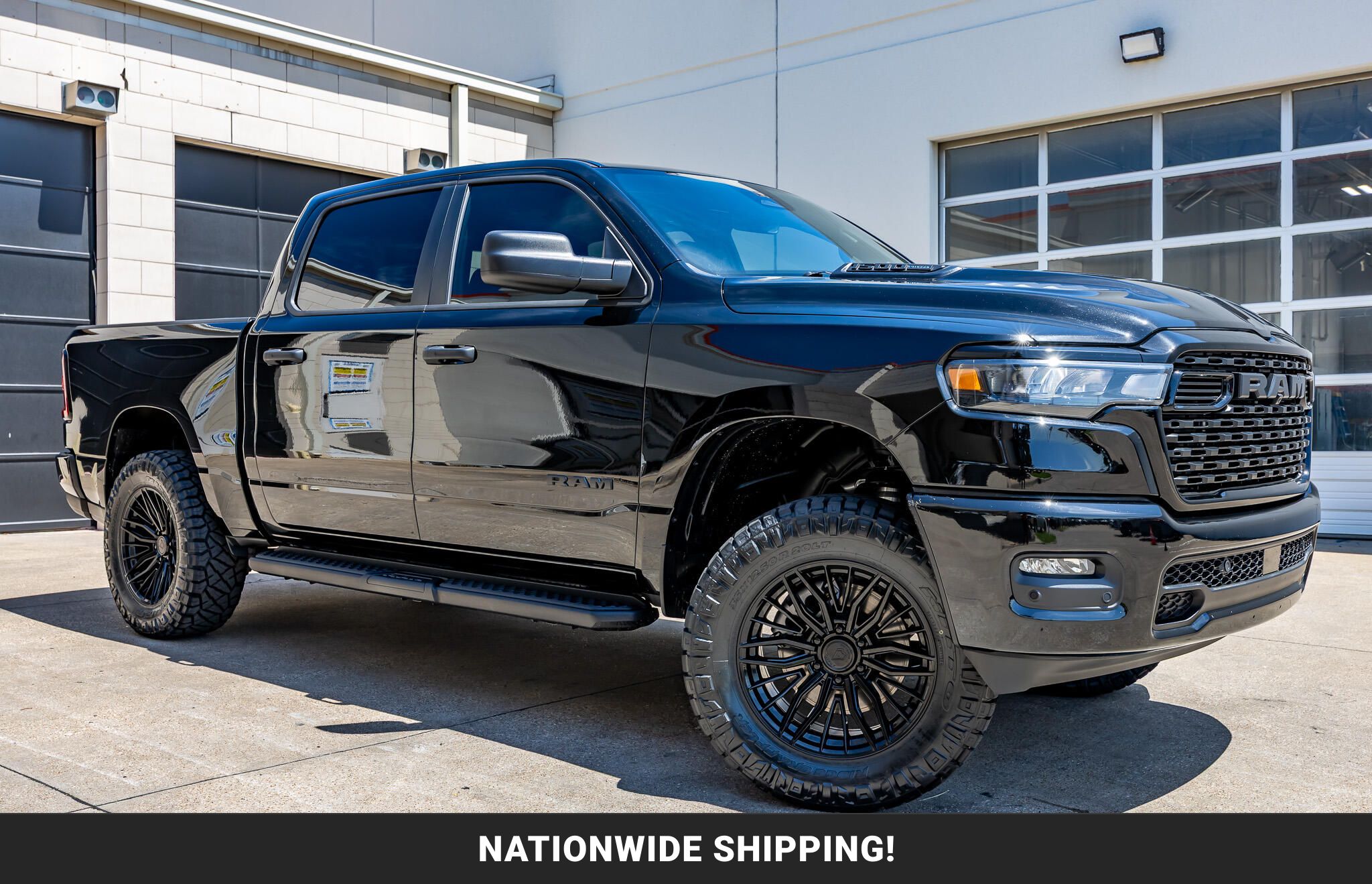 Diamond Black Crystal Pearl Coat 2026 RAM 1500 Pickup Truck Four-Wheel Drive Automatic