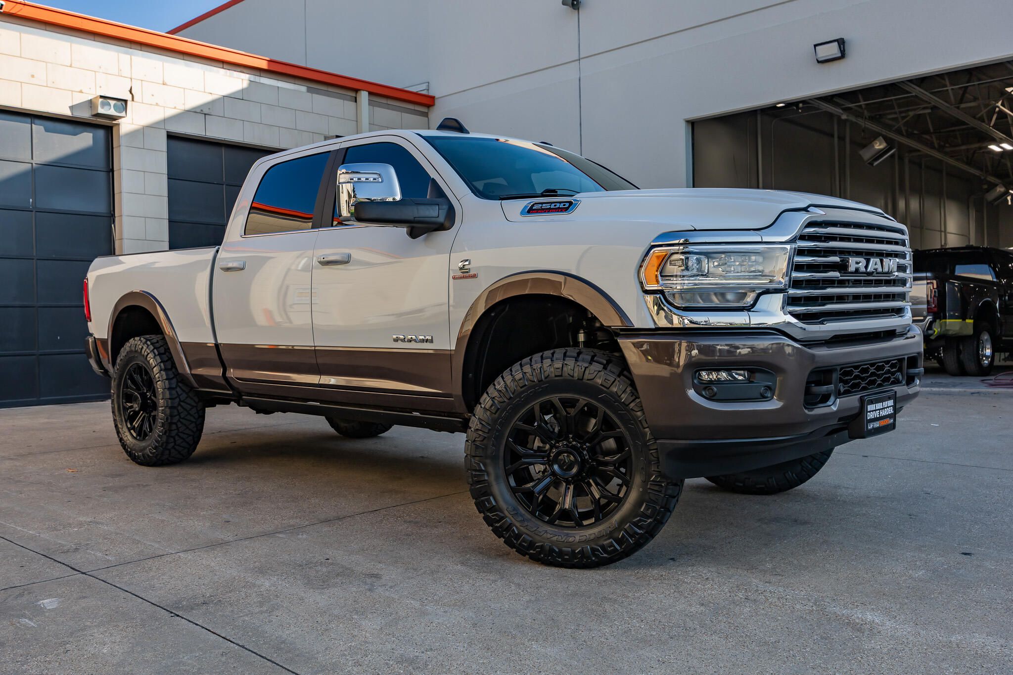 Bright White Clear Coat/Walnut Brown Metallic Clea 2024 RAM 2500 Pickup Truck Four-Wheel Drive Automatic