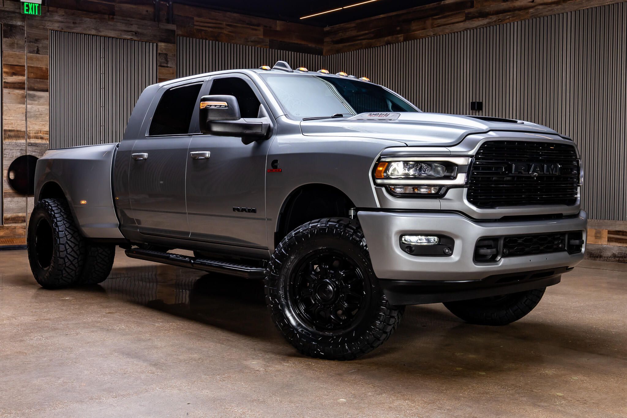 Billet Silver Metallic Clear Coat 2024 RAM 3500 Pickup Truck Four-Wheel Drive Automatic
