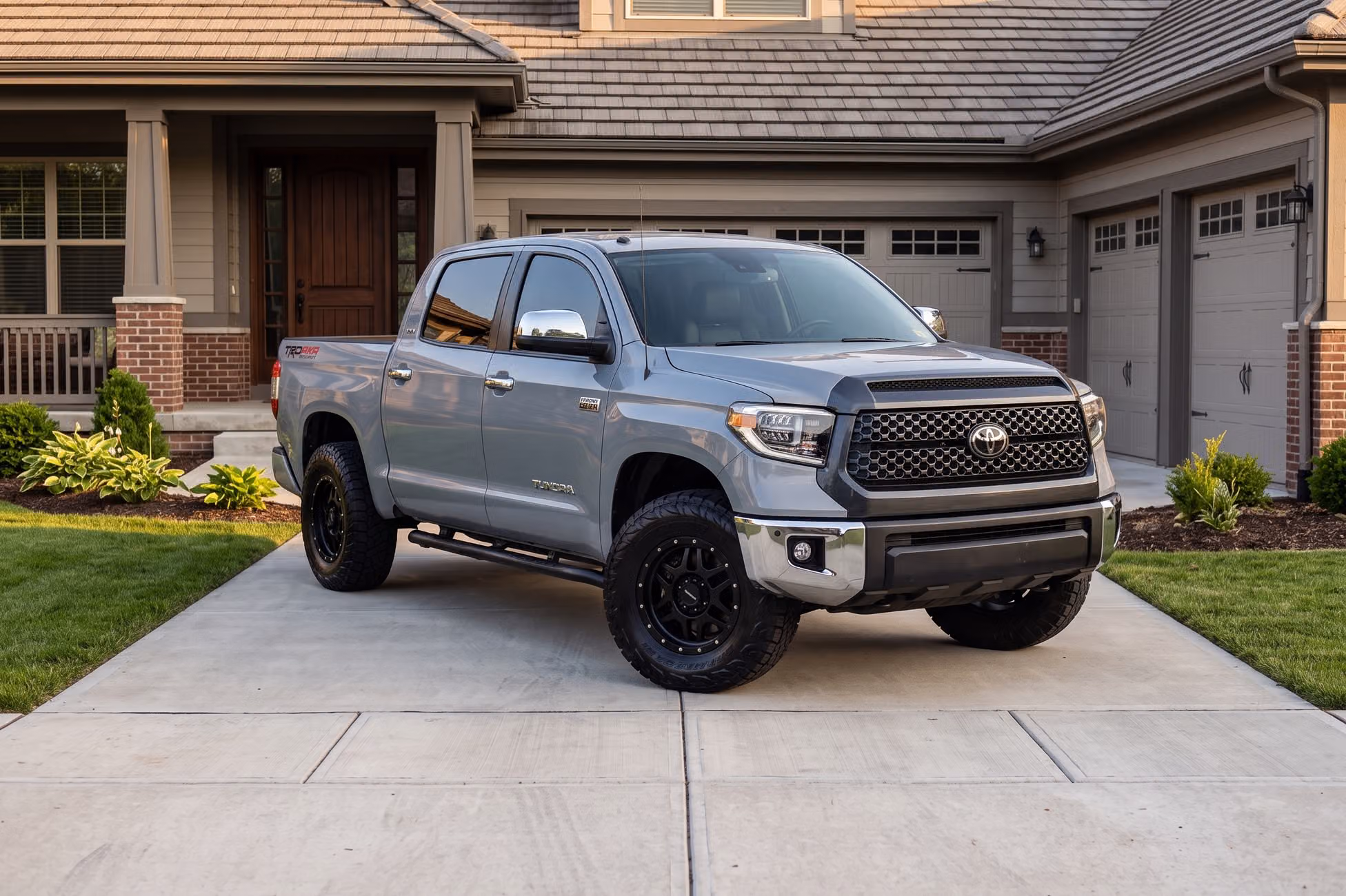 2018 Toyota Tundra Limited CrewMax Image 32