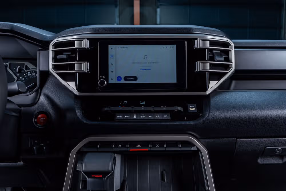 2025 Toyota Tundra SR5 CrewMax Image 24
