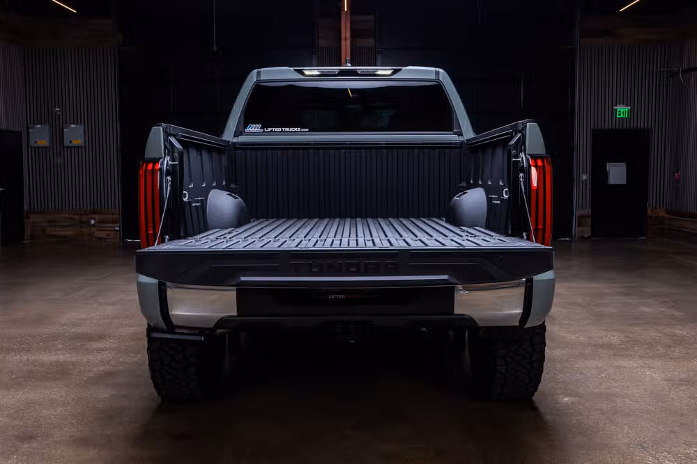 2025 Toyota Tundra SR5 CrewMax Image 9