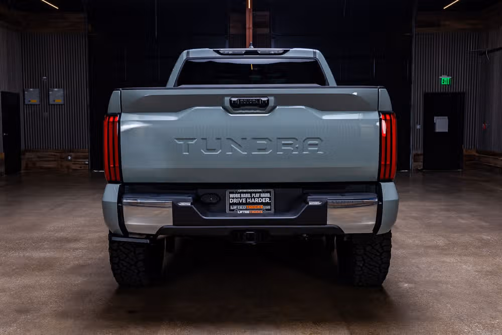 2025 Toyota Tundra SR5 CrewMax Image 8