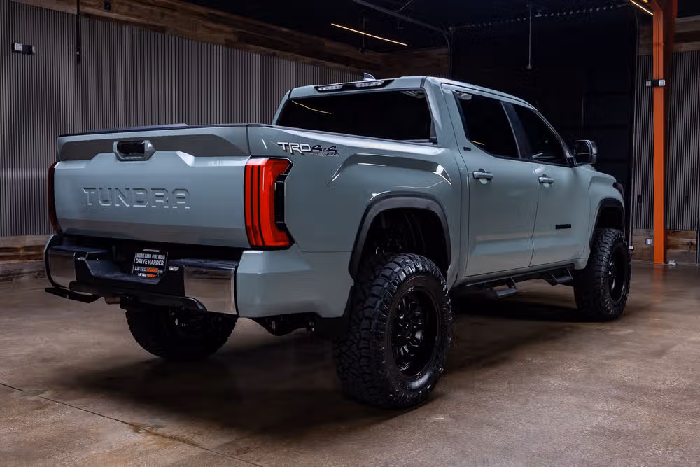 2025 Toyota Tundra SR5 CrewMax Image 10