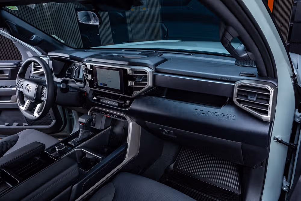 2025 Toyota Tundra SR5 CrewMax Image 18