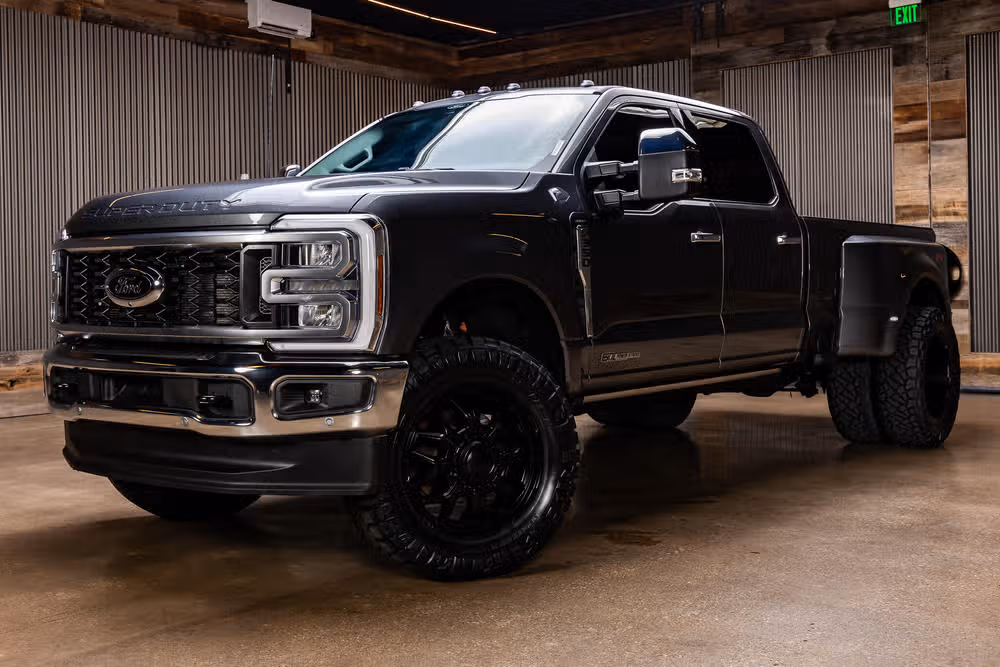 2026 Ford F-350 Super Duty Lariat Crew Cab Image 5