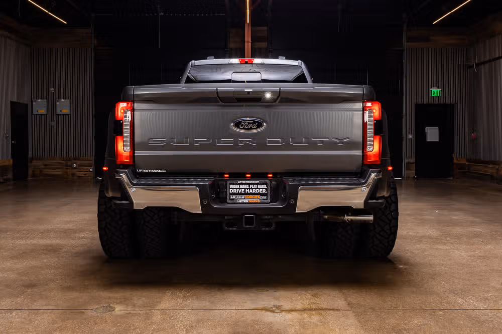 2026 Ford F-350 Super Duty Lariat Crew Cab Image 8