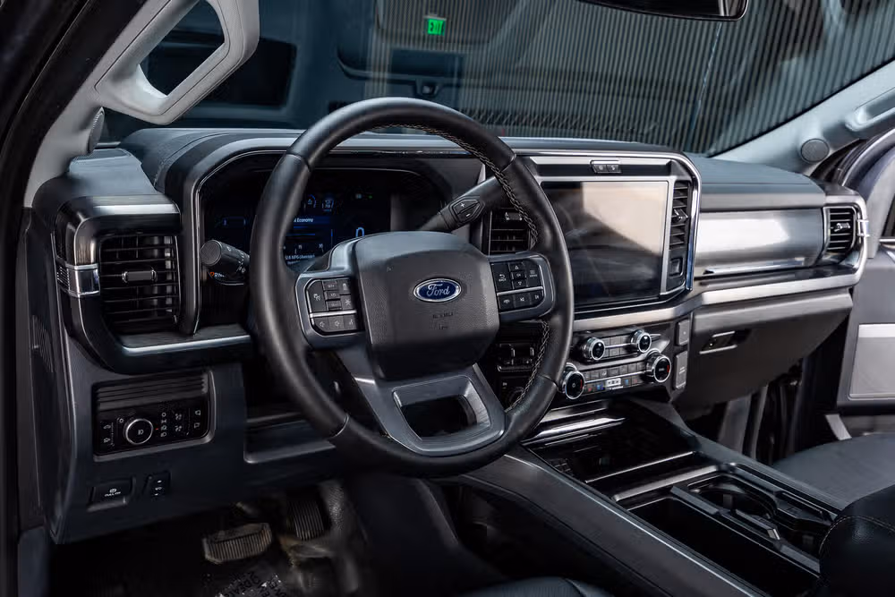 2026 Ford F-350 Super Duty Lariat Crew Cab Image 17
