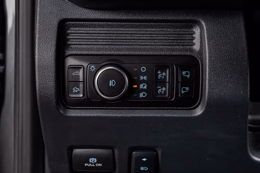 2026 Ford F-350 Super Duty Lariat Crew Cab Image 22