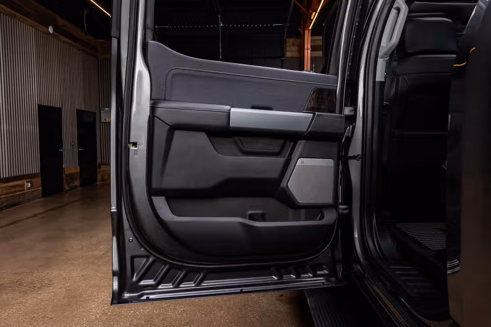 2026 Ford F-350 Super Duty Lariat Crew Cab Image 40