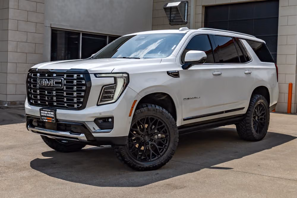 2025 GMC Yukon Denali Ultimate Image 5