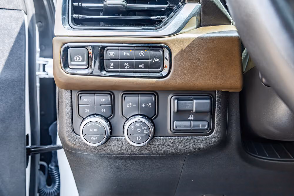 2025 GMC Yukon Denali Ultimate Image 22