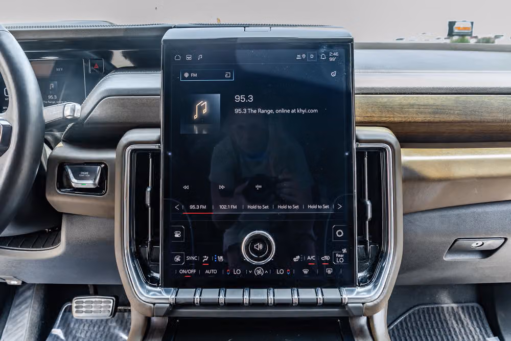 2025 GMC Yukon Denali Ultimate Image 25