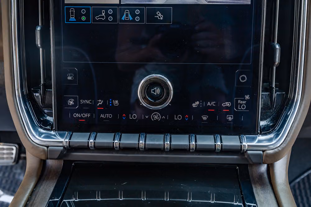 2025 GMC Yukon Denali Ultimate Image 27