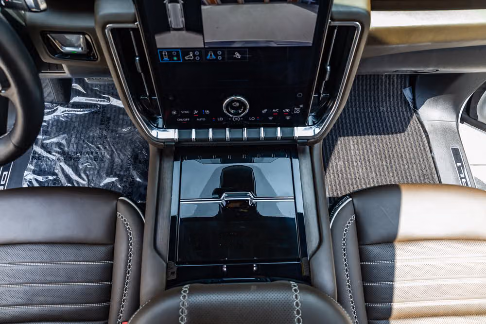 2025 GMC Yukon Denali Ultimate Image 28