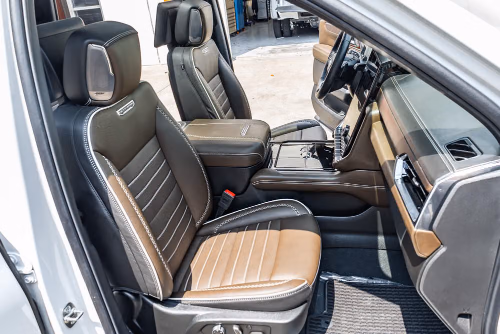 2025 GMC Yukon Denali Ultimate Image 32