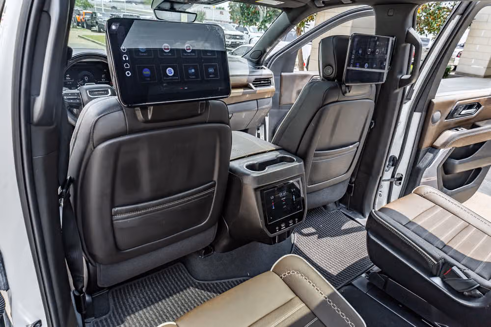 2025 GMC Yukon Denali Ultimate Image 35