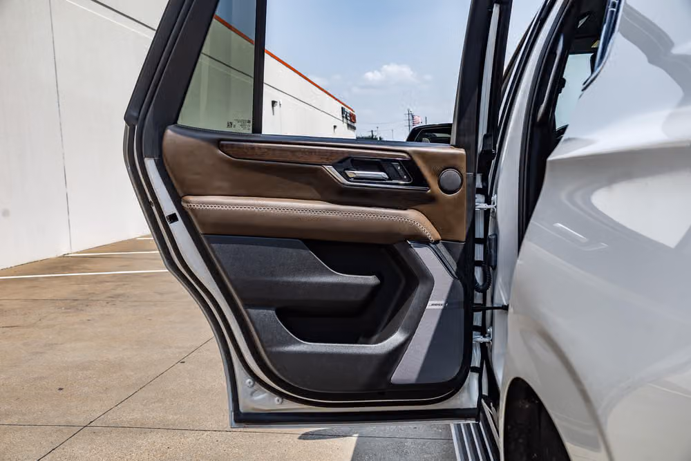 2025 GMC Yukon Denali Ultimate Image 40