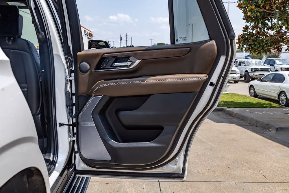 2025 GMC Yukon Denali Ultimate Image 41