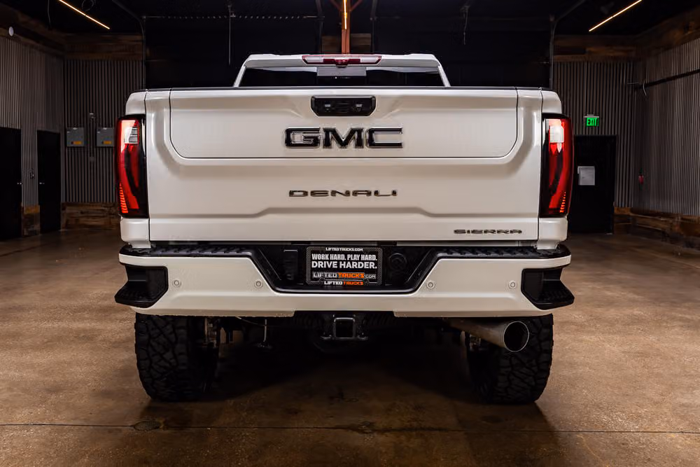 2025 GMC Sierra 2500HD Denali Ultimate Crew Cab Image 9
