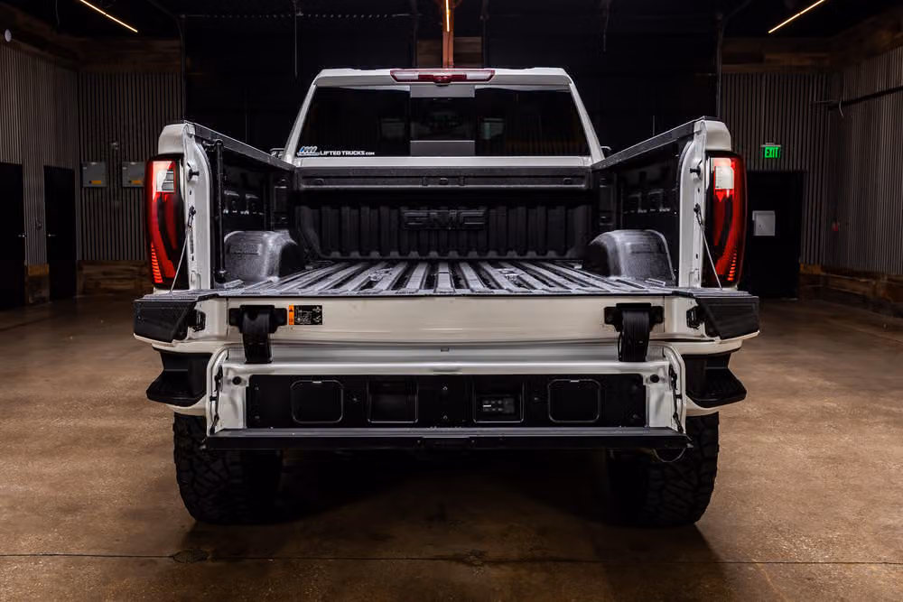 2025 GMC Sierra 2500HD Denali Ultimate Crew Cab Image 10