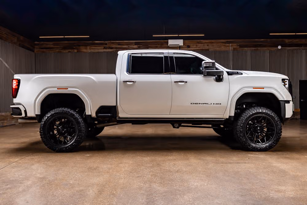 2025 GMC Sierra 2500HD Denali Ultimate Crew Cab Image 12
