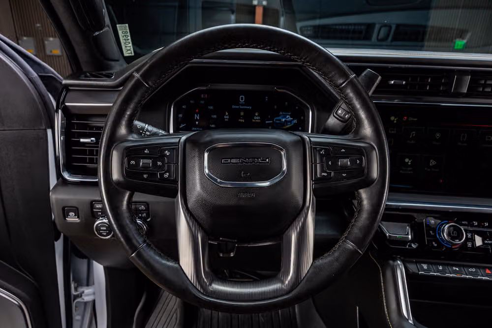 2025 GMC Sierra 2500HD Denali Ultimate Crew Cab Image 20