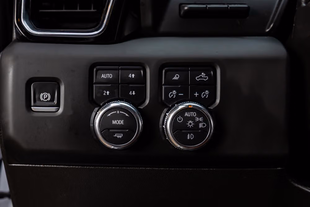 2025 GMC Sierra 2500HD Denali Ultimate Crew Cab Image 23