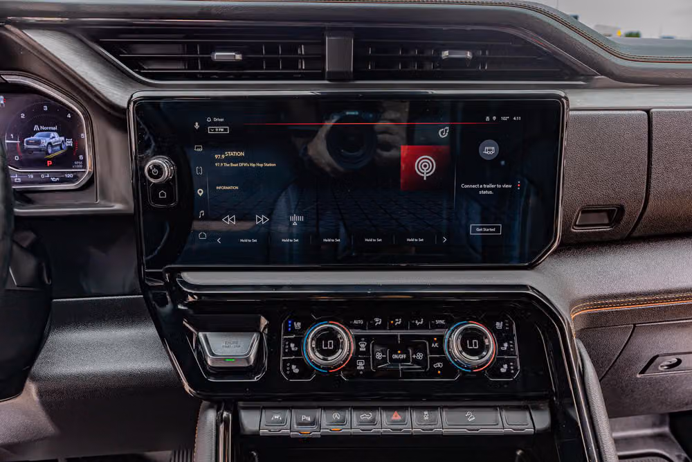 2025 GMC Sierra 1500 AT4 Crew Cab Image 25