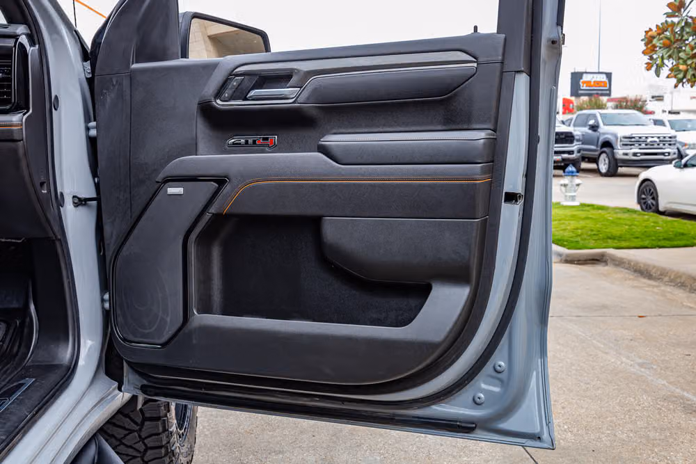 2025 GMC Sierra 1500 AT4 Crew Cab Image 38