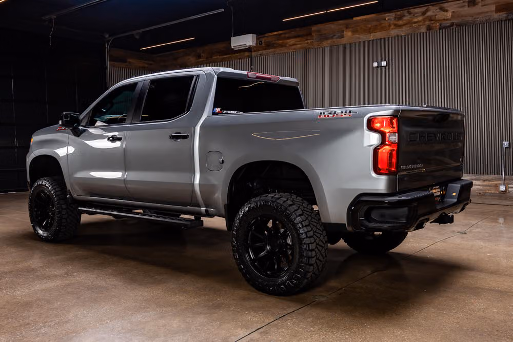 2023 Chevrolet Silverado 1500 LT Trail Boss Crew Cab Image 7