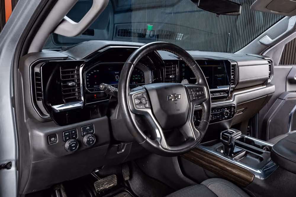 2023 Chevrolet Silverado 1500 LT Trail Boss Crew Cab Image 17