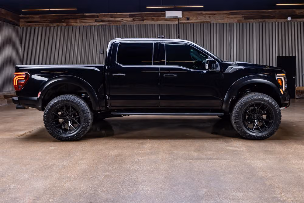 2025 Ford F-150 Raptor R SuperCrew Image 12