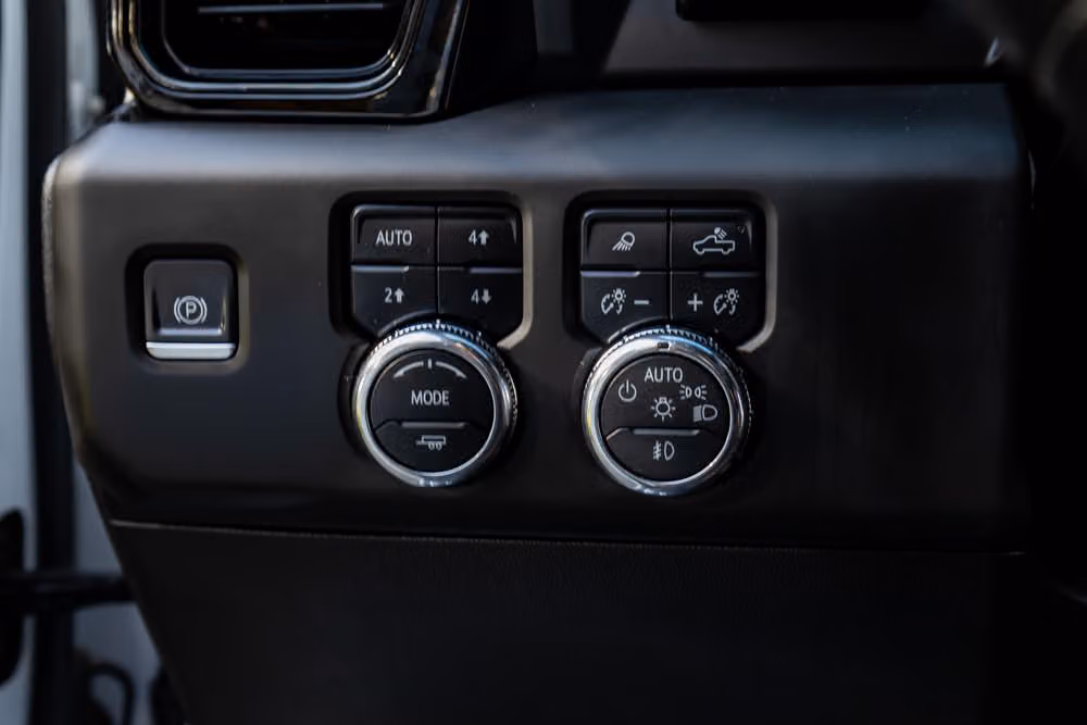 2024 GMC Sierra 2500HD AT4 Crew Cab Image 22