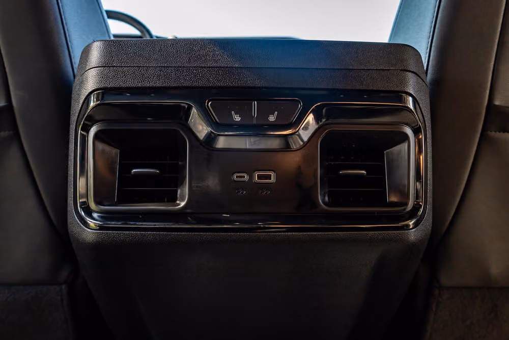 2024 GMC Sierra 2500HD AT4 Crew Cab Image 34