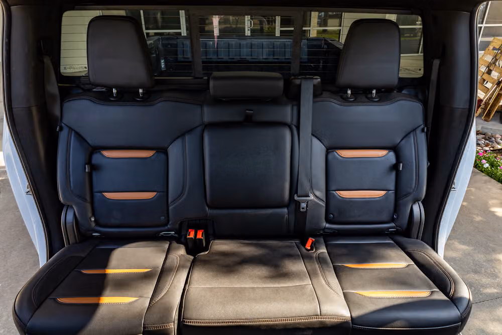 2024 GMC Sierra 2500HD AT4 Crew Cab Image 36