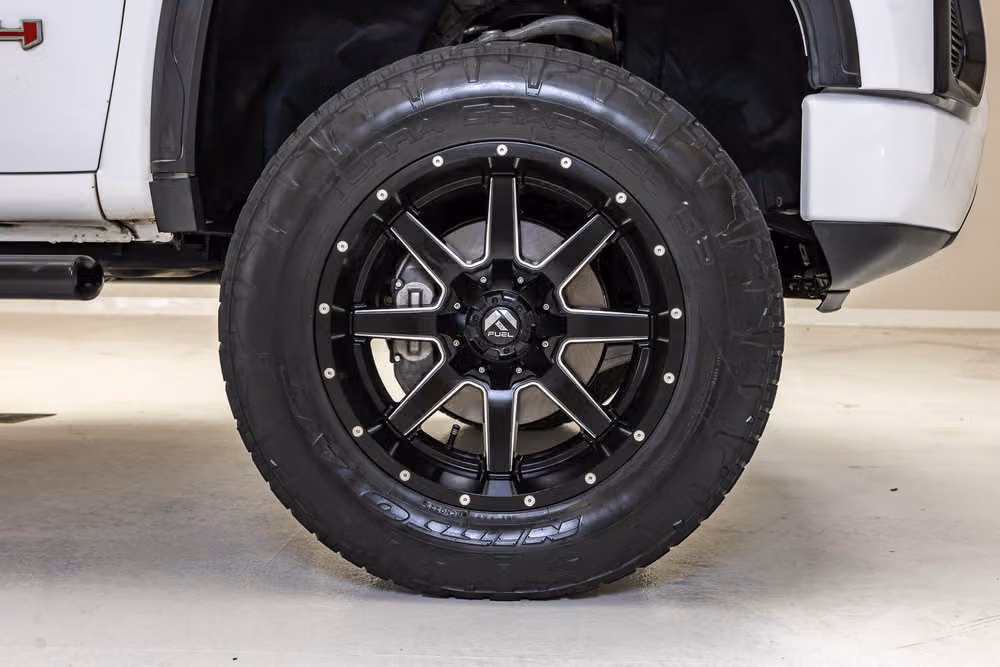 2019 GMC Sierra 1500 AT4 Crew Cab Image 11