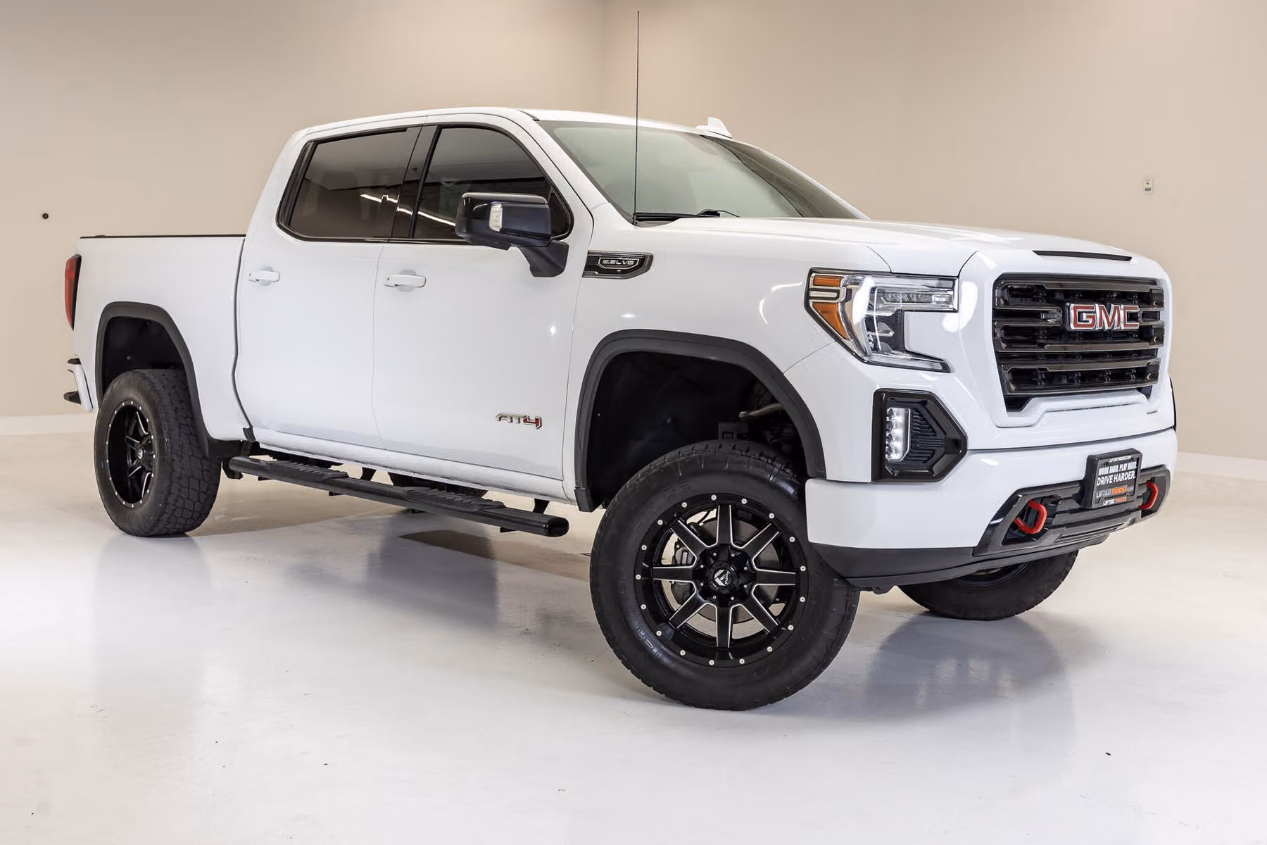 2019 GMC Sierra 1500 AT4 Crew Cab Image 1