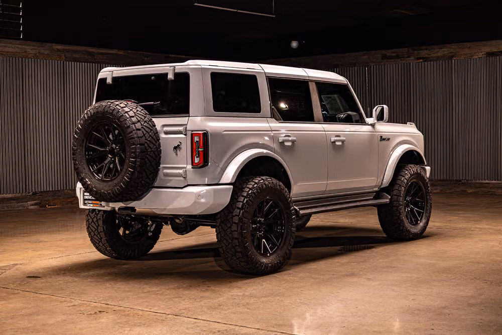 2026 Ford Bronco Outer Banks Image 9