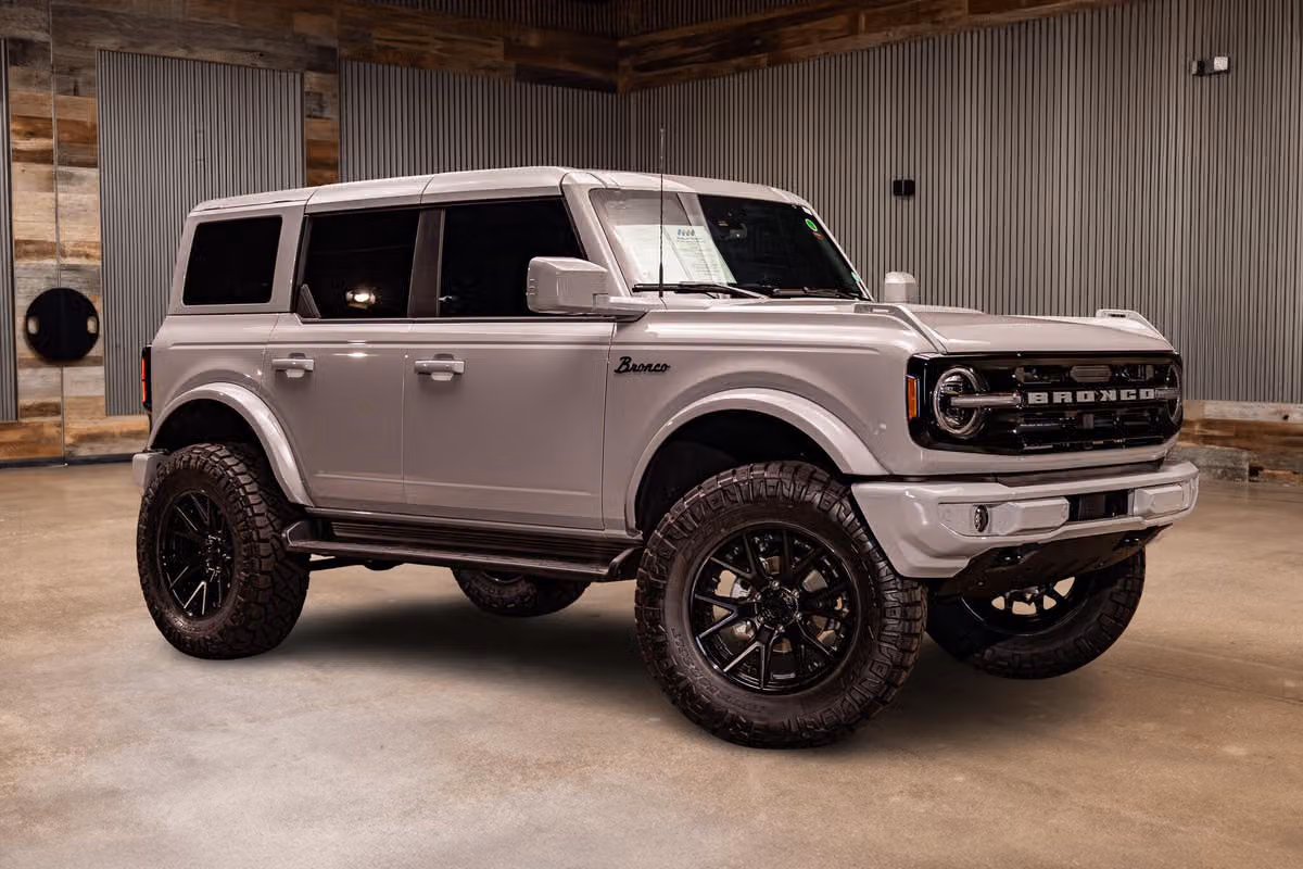 2026 Ford Bronco Outer Banks