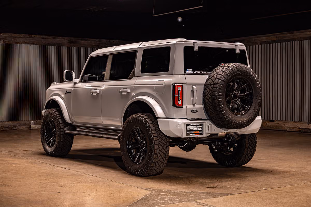 2026 Ford Bronco Outer Banks