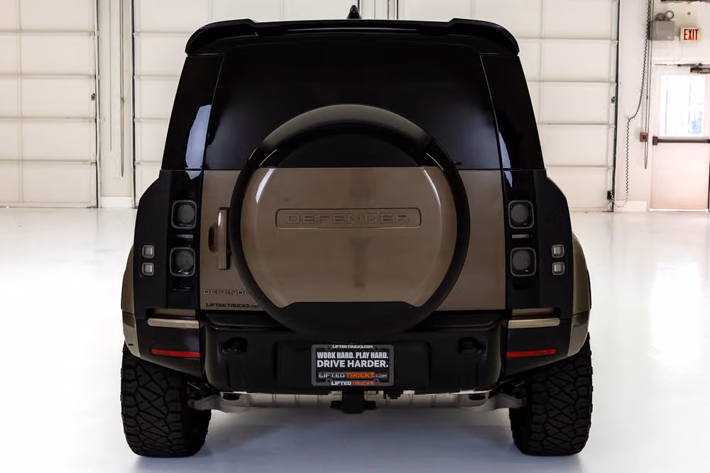 2024 Land Rover Defender 110 P400 X Image 7