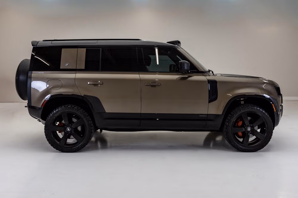 2024 Land Rover Defender 110 P400 X Image 10