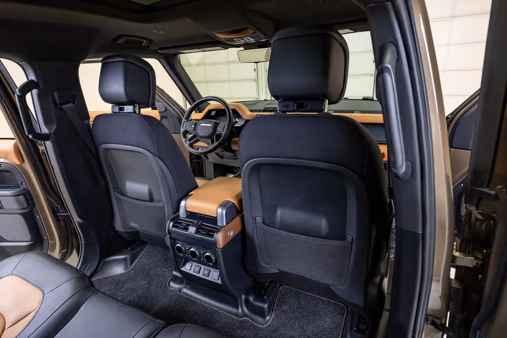 2024 Land Rover Defender 110 P400 X Image 28
