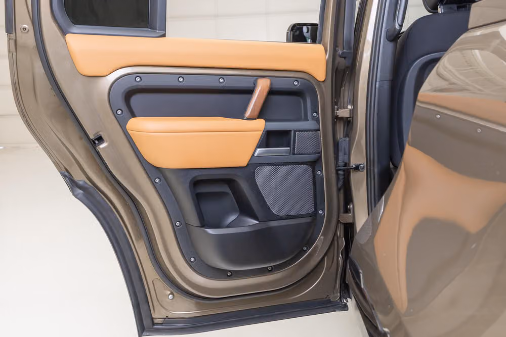 2024 Land Rover Defender 110 P400 X Image 34