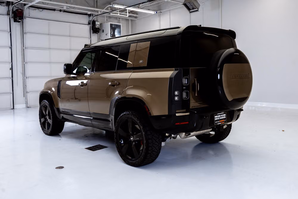 2024 Land Rover Defender 110 P400 X Image 6