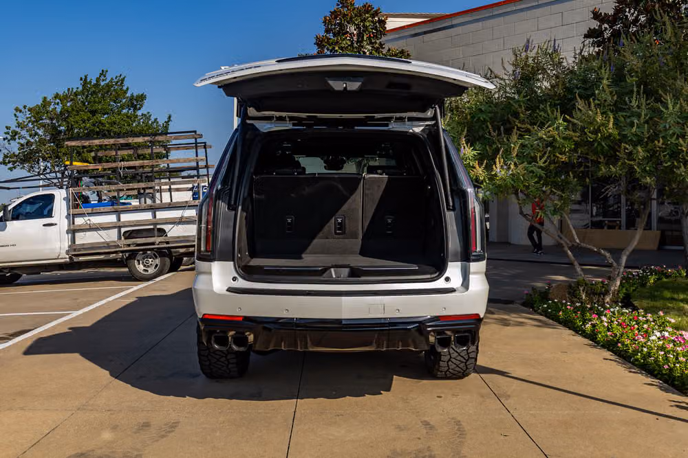 2025 Cadillac Escalade-V Image 9