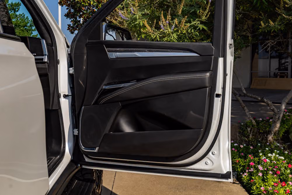 2025 Cadillac Escalade-V Image 39