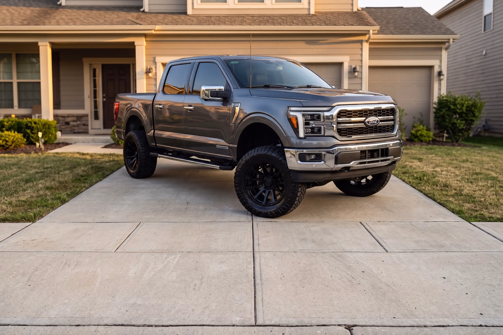 2025 Ford F-150 Lariat SuperCrew Image 45