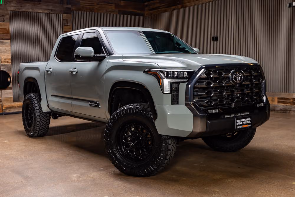 2025 Toyota Tundra Platinum CrewMax Image 1